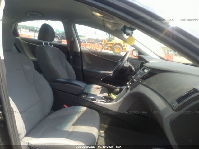 Photo 4 VIN: 5NPEB4AC7DH810945 - HYUNDAI SONATA 