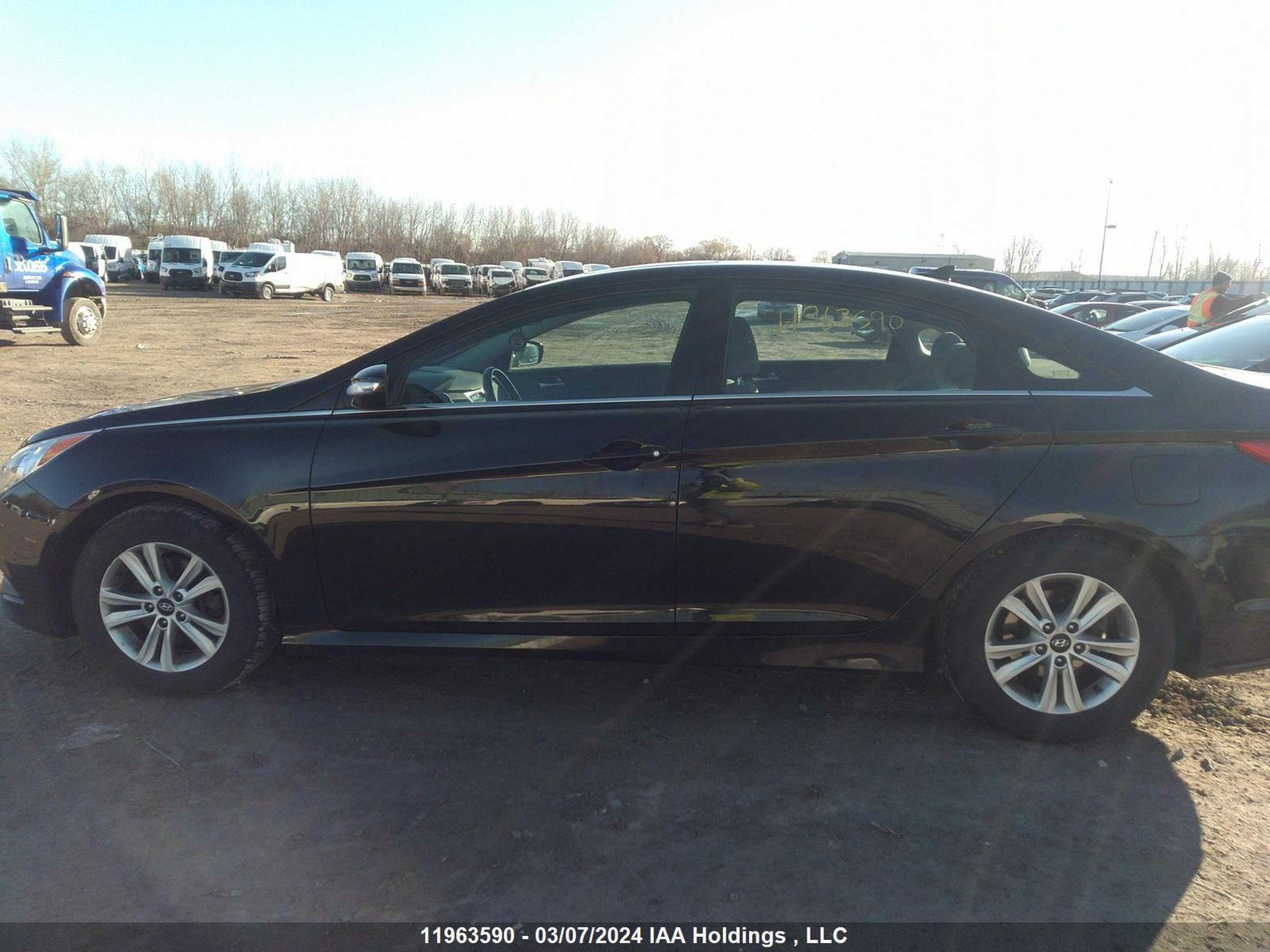 Photo 13 VIN: 5NPEB4AC7EH872864 - HYUNDAI SONATA 