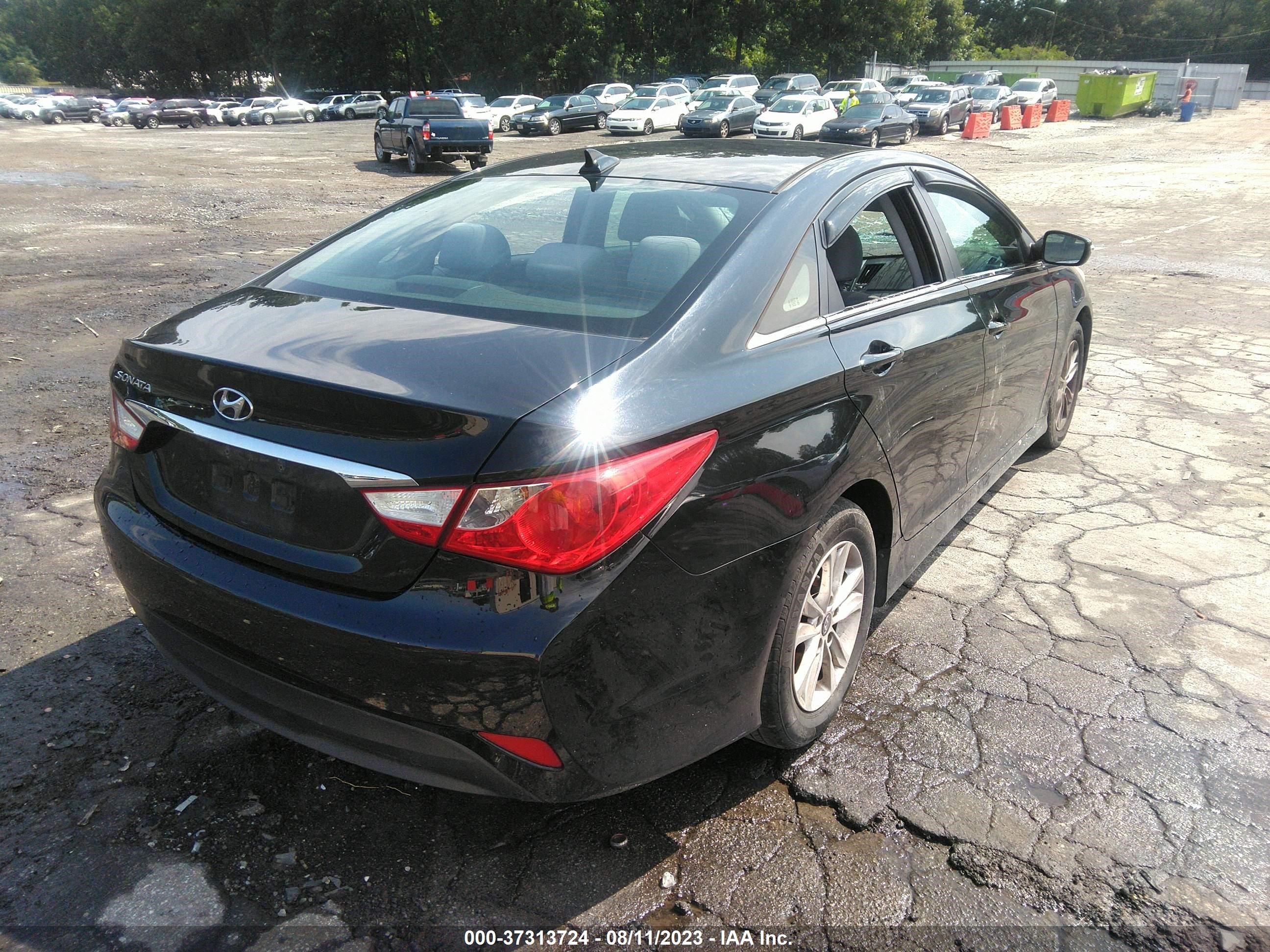 Photo 3 VIN: 5NPEB4AC7EH888644 - HYUNDAI SONATA 