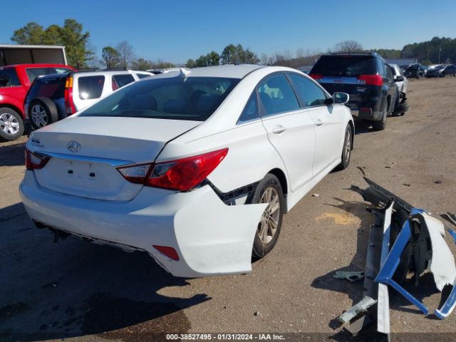 Photo 3 VIN: 5NPEB4AC7EH891110 - HYUNDAI SONATA 