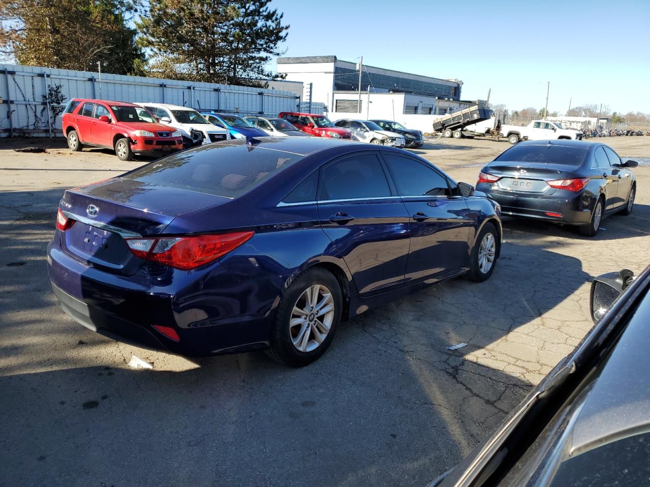 Photo 2 VIN: 5NPEB4AC7EH891303 - HYUNDAI SONATA 