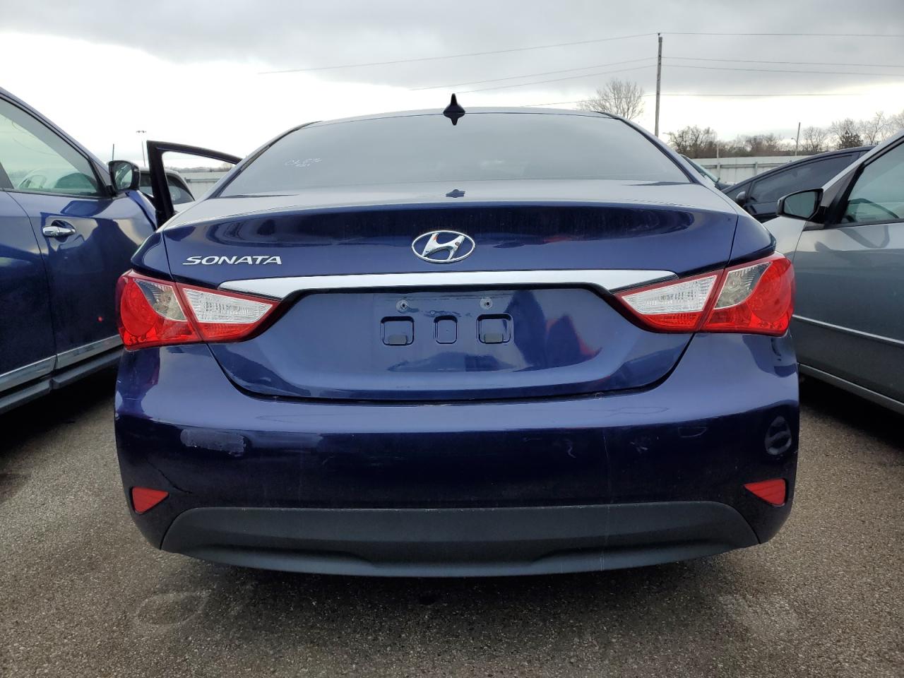 Photo 5 VIN: 5NPEB4AC7EH891303 - HYUNDAI SONATA 