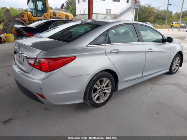 Photo 3 VIN: 5NPEB4AC7EH893911 - HYUNDAI SONATA 