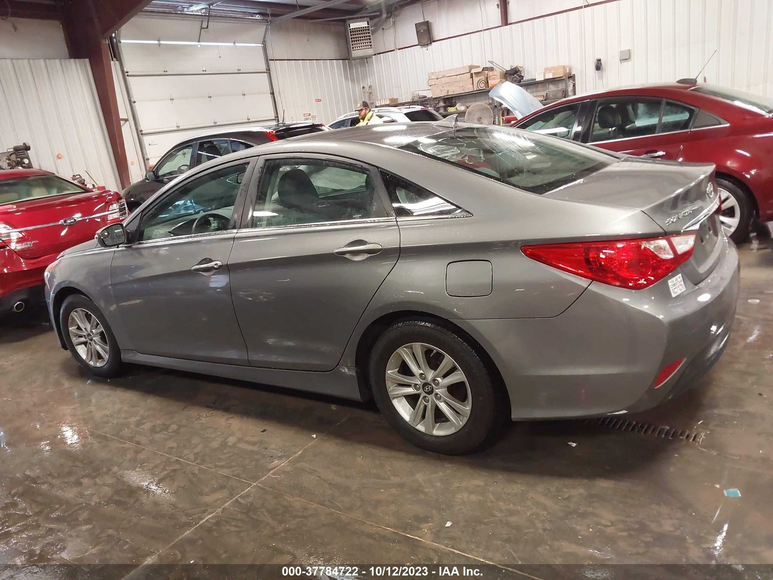 Photo 12 VIN: 5NPEB4AC7EH926986 - HYUNDAI SONATA 