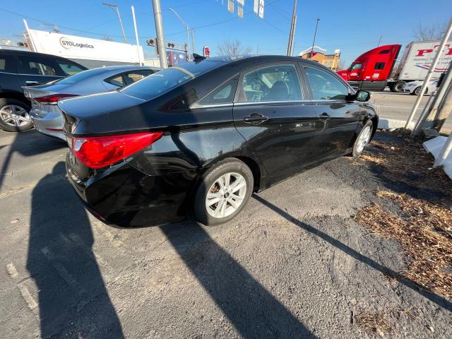 Photo 3 VIN: 5NPEB4AC7EH928365 - HYUNDAI SONATA 