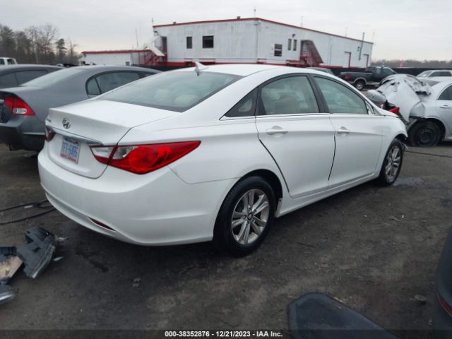 Photo 3 VIN: 5NPEB4AC8BH021216 - HYUNDAI SONATA 