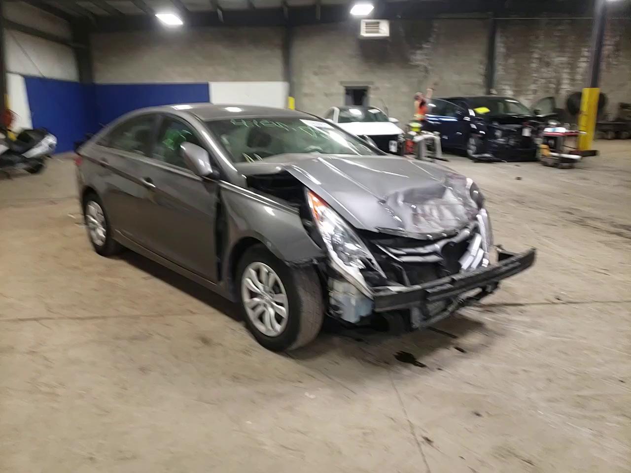 Photo 10 VIN: 5NPEB4AC8BH034743 - HYUNDAI SONATA GLS 