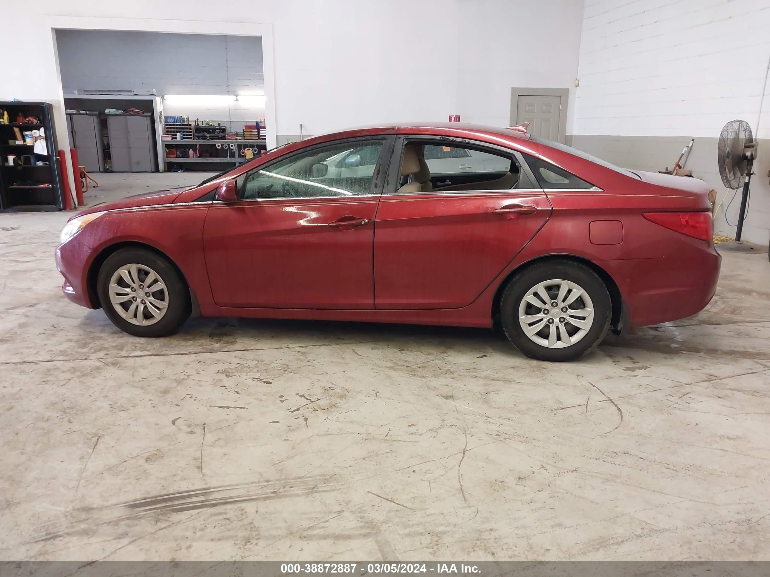 Photo 13 VIN: 5NPEB4AC8BH130629 - HYUNDAI SONATA 