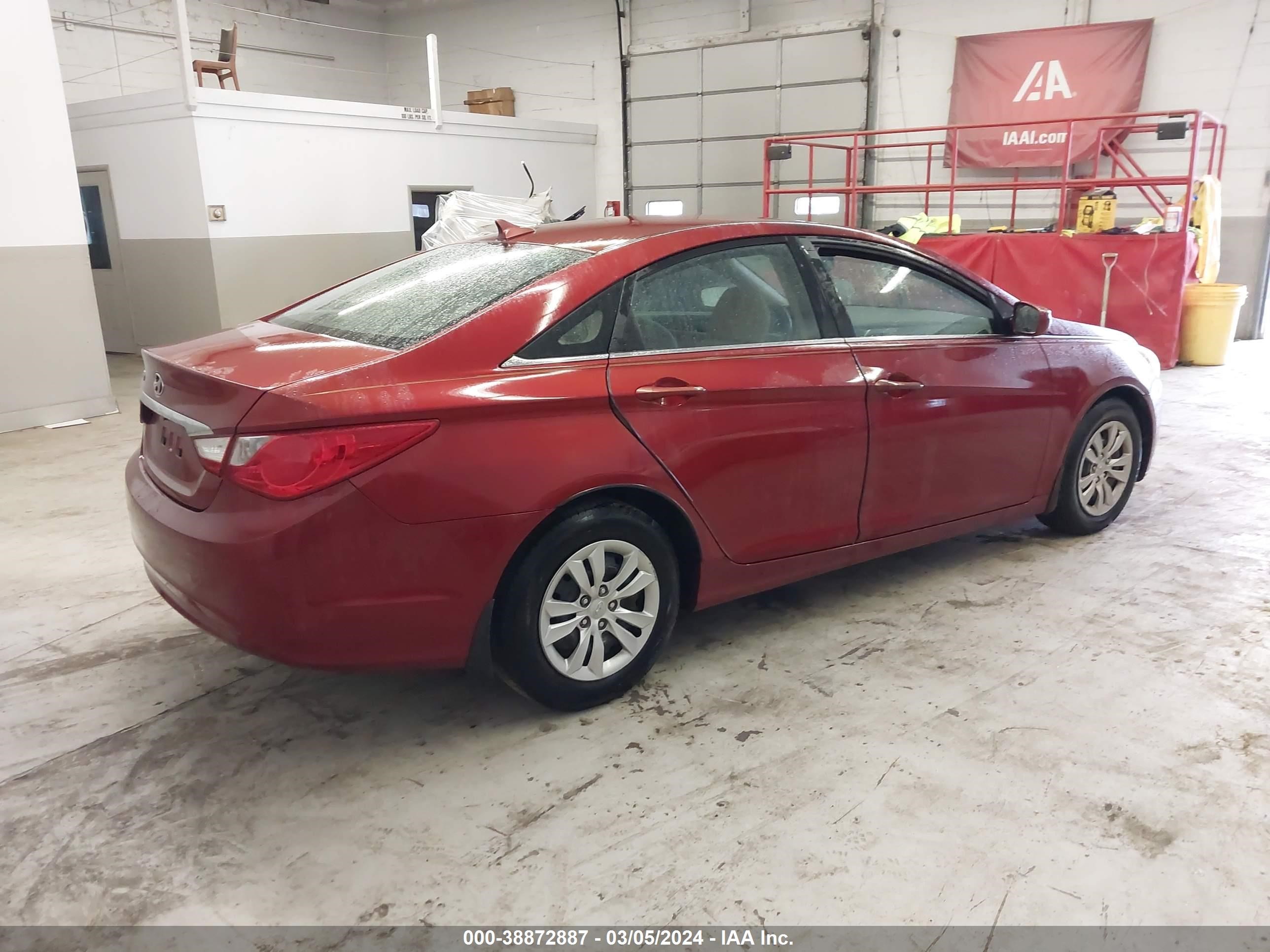 Photo 3 VIN: 5NPEB4AC8BH130629 - HYUNDAI SONATA 