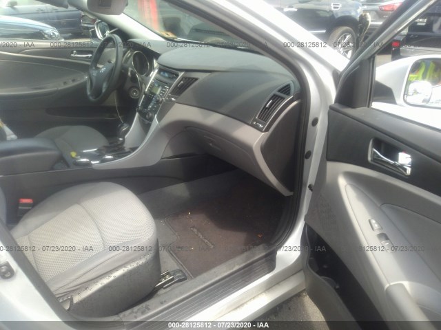 Photo 4 VIN: 5NPEB4AC8BH161119 - HYUNDAI SONATA 