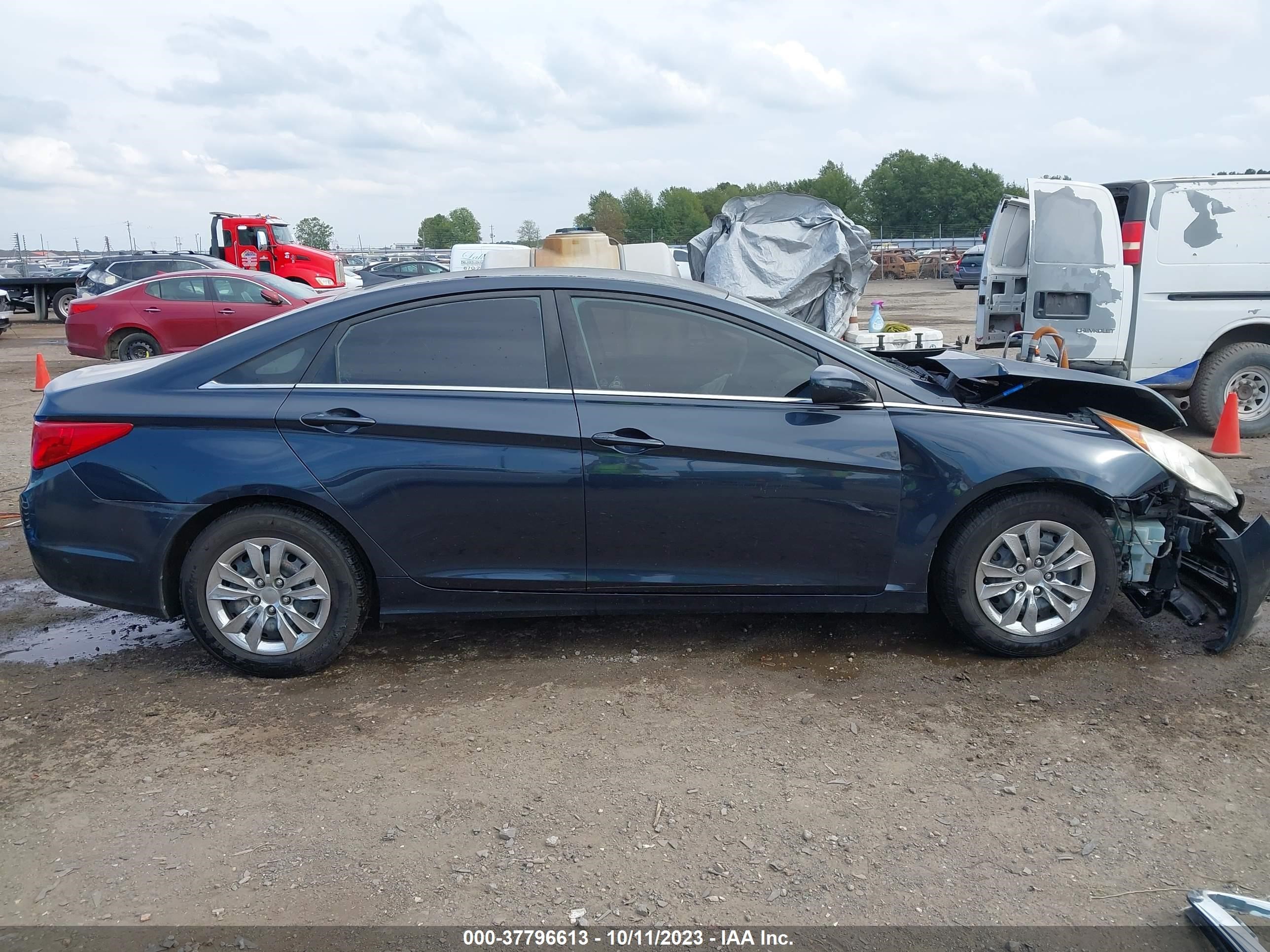 Photo 12 VIN: 5NPEB4AC8BH285911 - HYUNDAI SONATA 