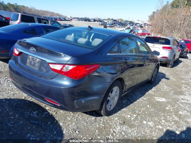 Photo 3 VIN: 5NPEB4AC8CH311215 - HYUNDAI SONATA 