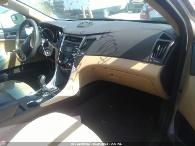 Photo 4 VIN: 5NPEB4AC8CH324773 - HYUNDAI SONATA 