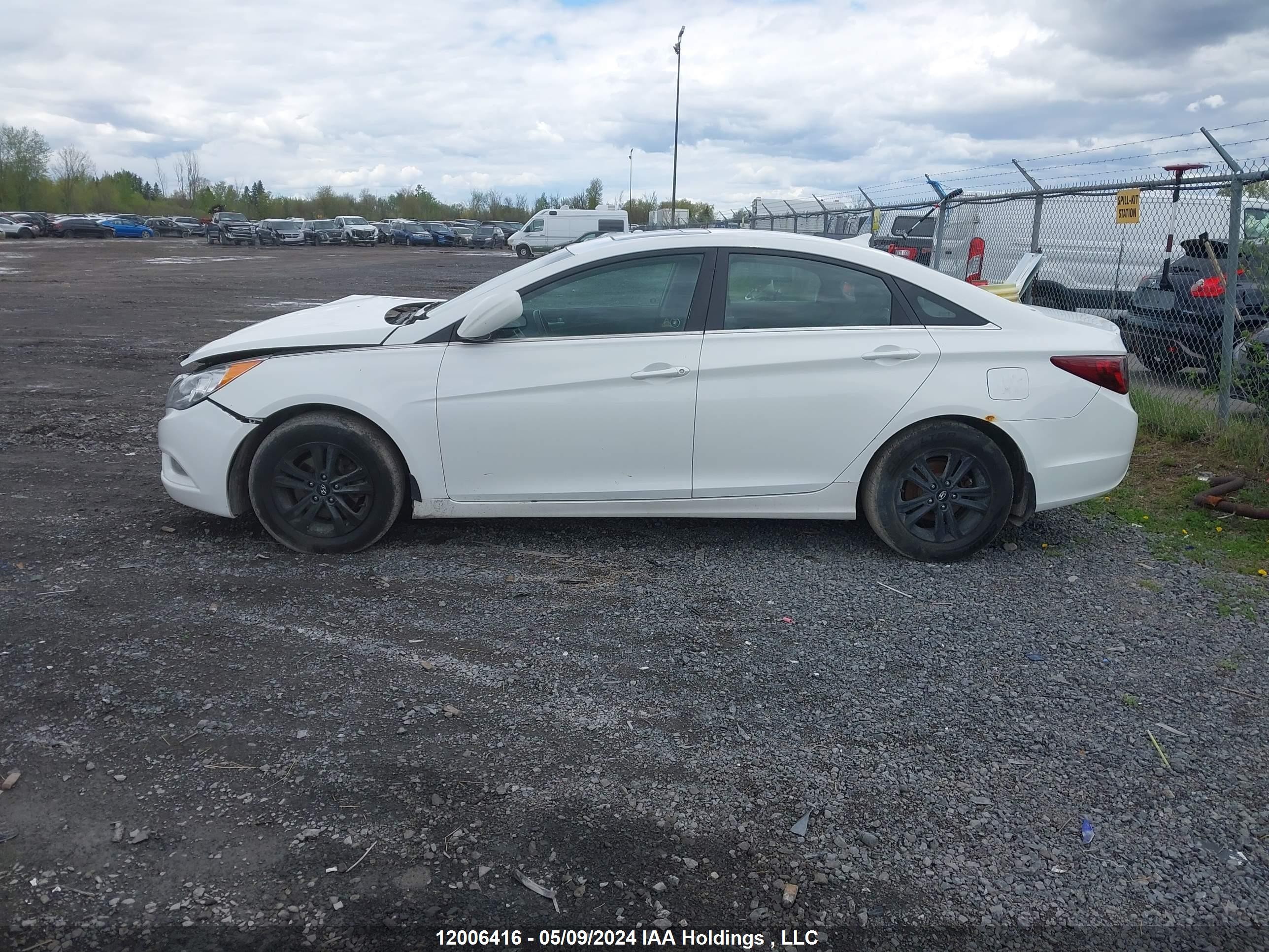 Photo 13 VIN: 5NPEB4AC8CH337751 - HYUNDAI SONATA 