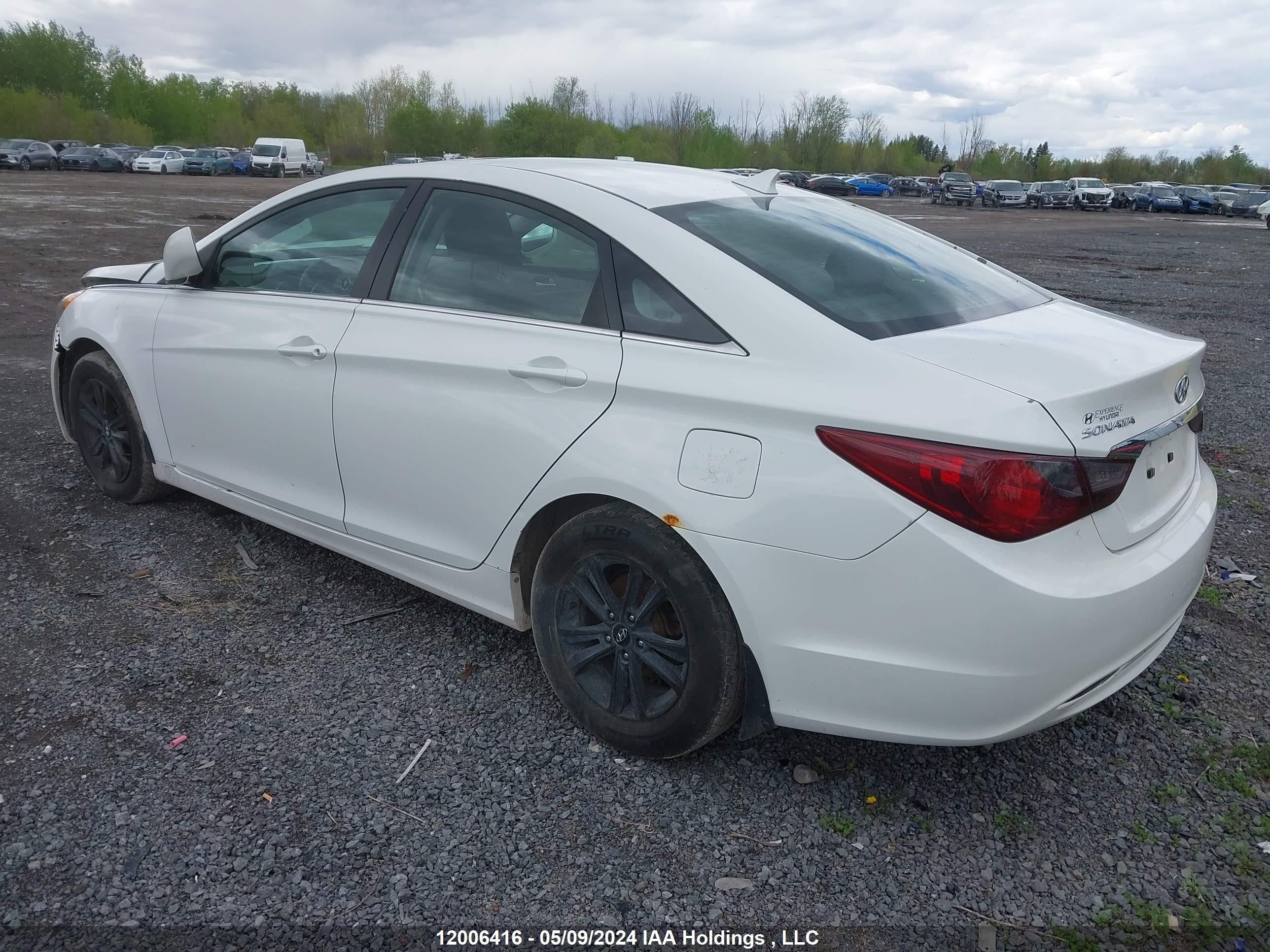 Photo 2 VIN: 5NPEB4AC8CH337751 - HYUNDAI SONATA 