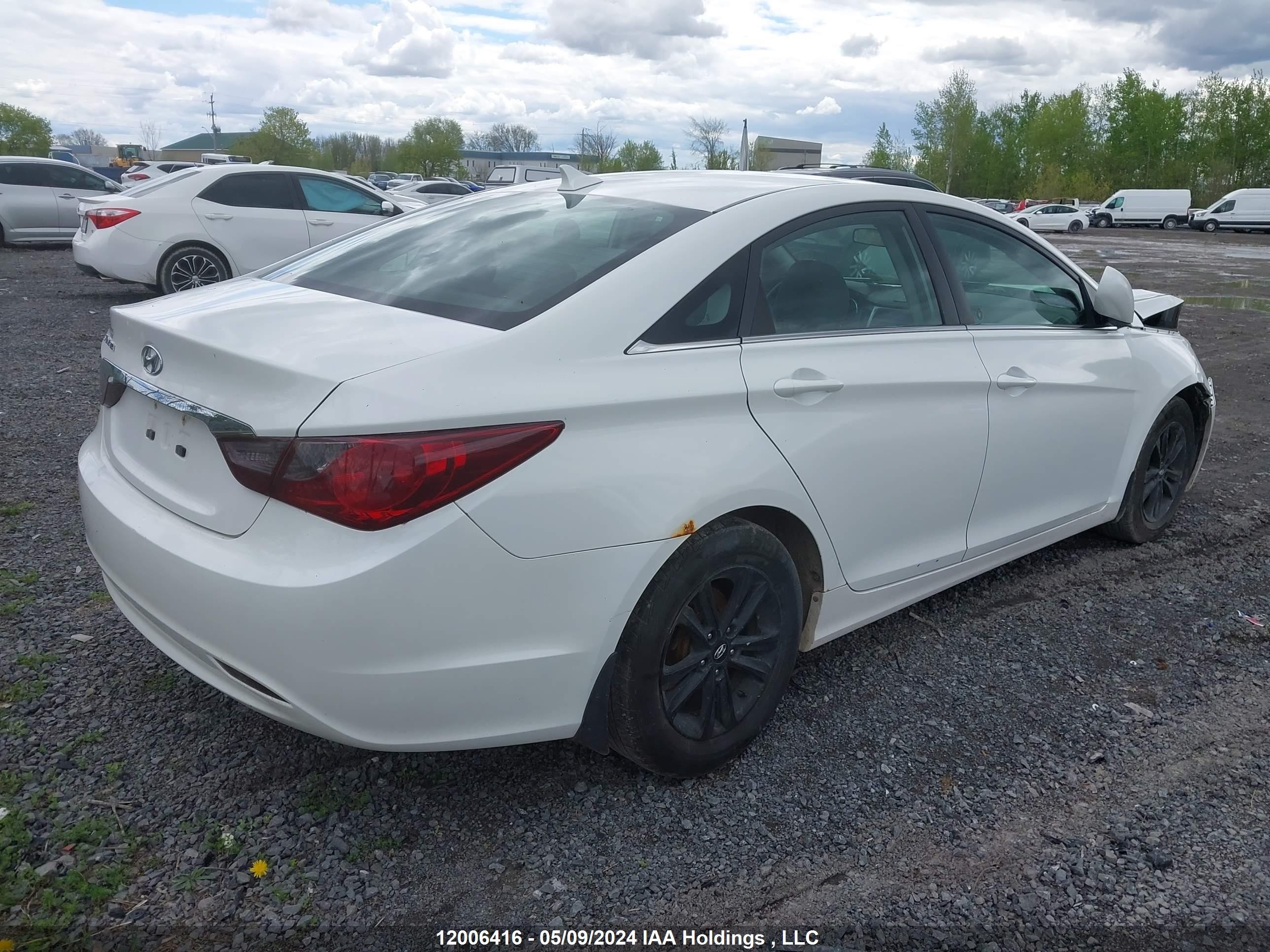 Photo 3 VIN: 5NPEB4AC8CH337751 - HYUNDAI SONATA 