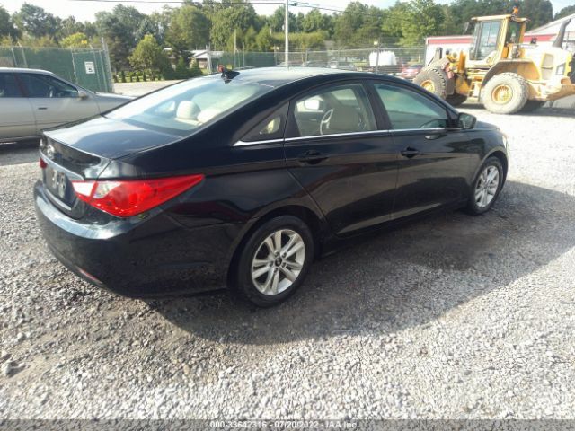 Photo 3 VIN: 5NPEB4AC8CH394208 - HYUNDAI SONATA 