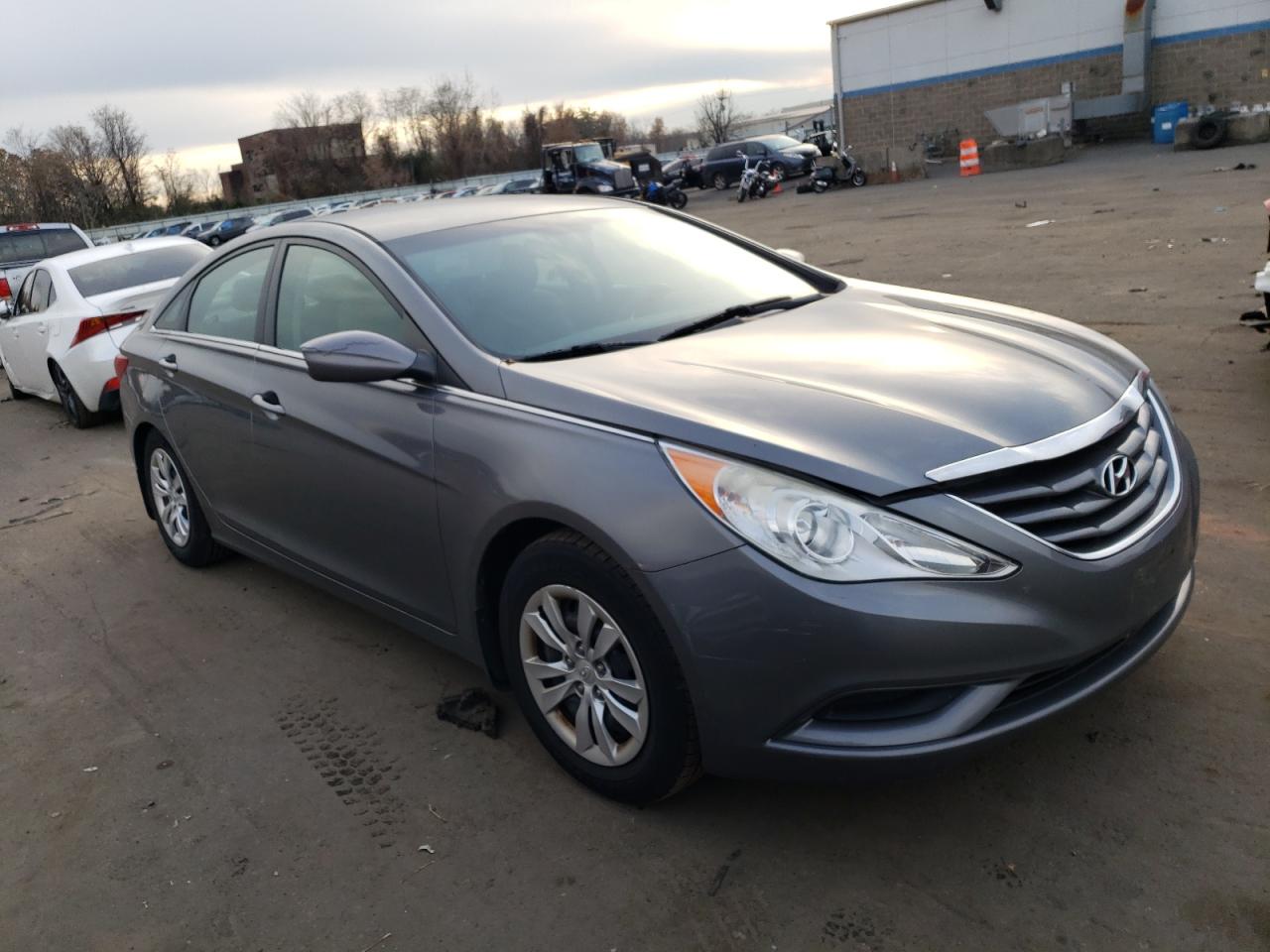 Photo 3 VIN: 5NPEB4AC8CH394872 - HYUNDAI SONATA 