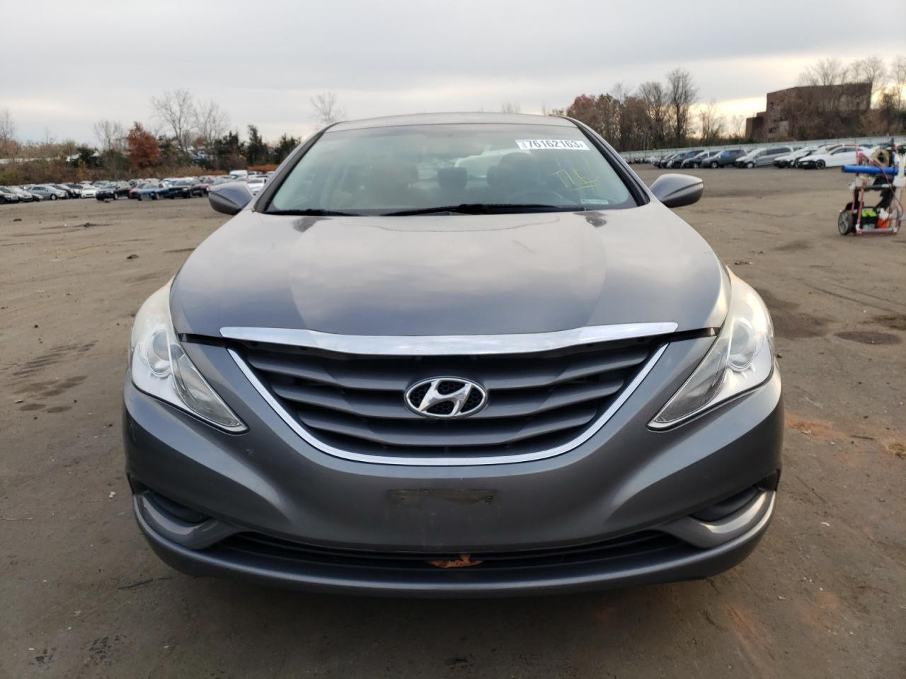 Photo 4 VIN: 5NPEB4AC8CH394872 - HYUNDAI SONATA 