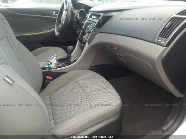 Photo 4 VIN: 5NPEB4AC8CH410018 - HYUNDAI SONATA 