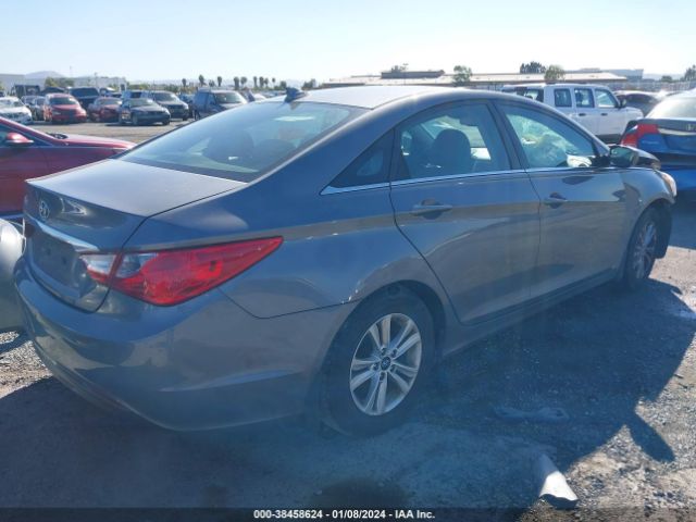 Photo 3 VIN: 5NPEB4AC8CH418149 - HYUNDAI SONATA 