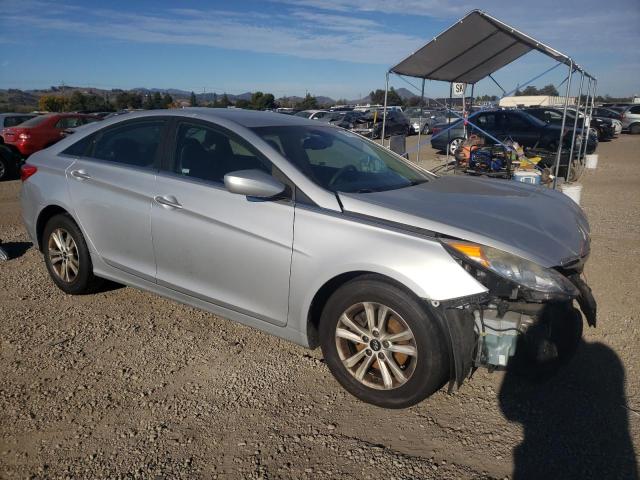 Photo 3 VIN: 5NPEB4AC8CH497872 - HYUNDAI SONATA GLS 