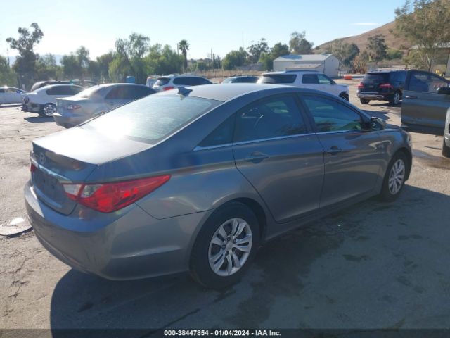 Photo 3 VIN: 5NPEB4AC8DH504708 - HYUNDAI SONATA 