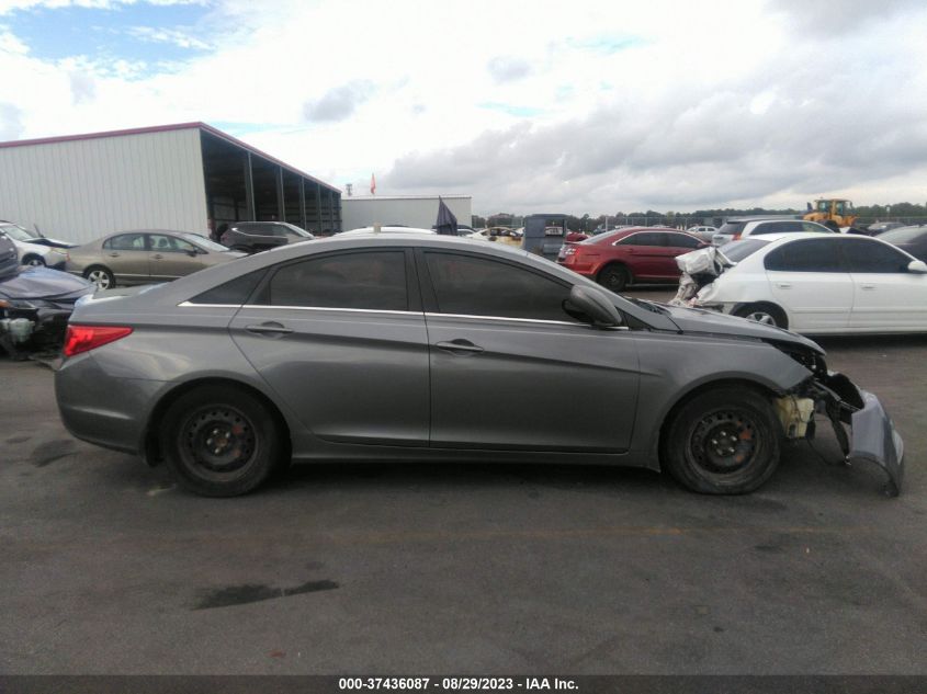 Photo 13 VIN: 5NPEB4AC8DH556100 - HYUNDAI SONATA 