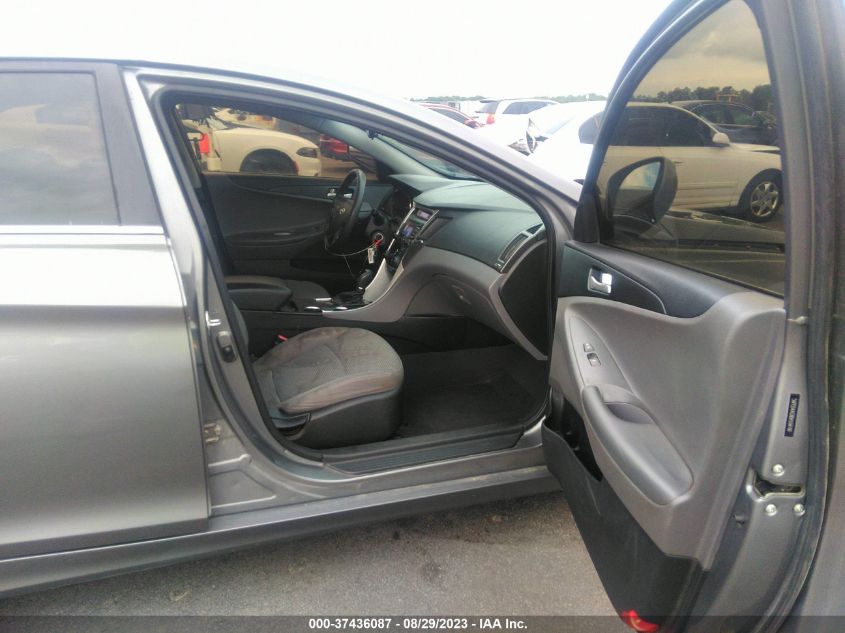 Photo 4 VIN: 5NPEB4AC8DH556100 - HYUNDAI SONATA 