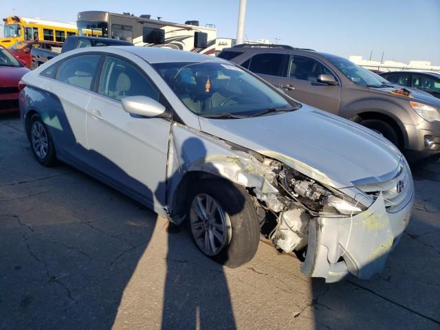 Photo 3 VIN: 5NPEB4AC8DH563466 - HYUNDAI SONATA 