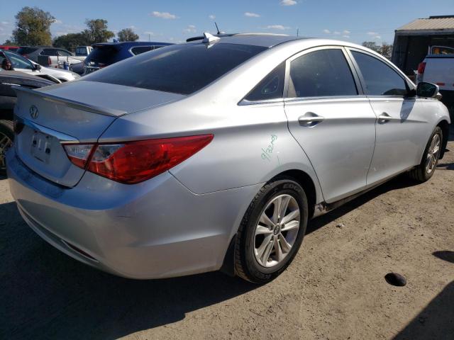 Photo 3 VIN: 5NPEB4AC8DH586584 - HYUNDAI SONATA GLS 