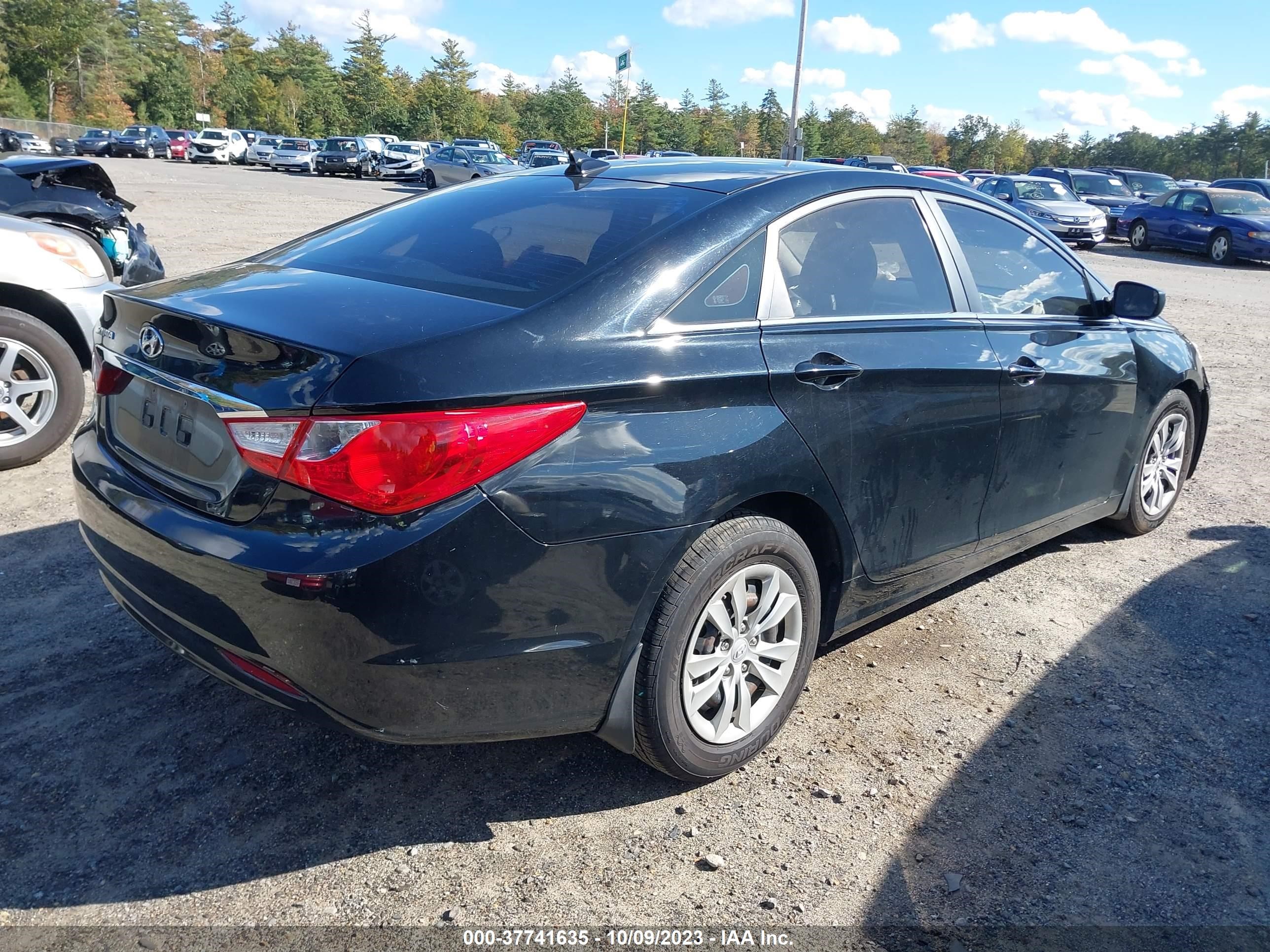 Photo 3 VIN: 5NPEB4AC8DH587282 - HYUNDAI SONATA 