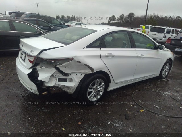 Photo 3 VIN: 5NPEB4AC8DH589579 - HYUNDAI SONATA 