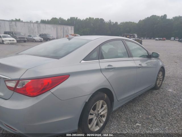 Photo 3 VIN: 5NPEB4AC8DH591803 - HYUNDAI SONATA 