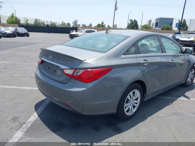 Photo 3 VIN: 5NPEB4AC8DH594796 - HYUNDAI SONATA 