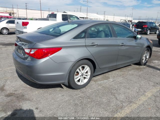 Photo 3 VIN: 5NPEB4AC8DH658190 - HYUNDAI SONATA 