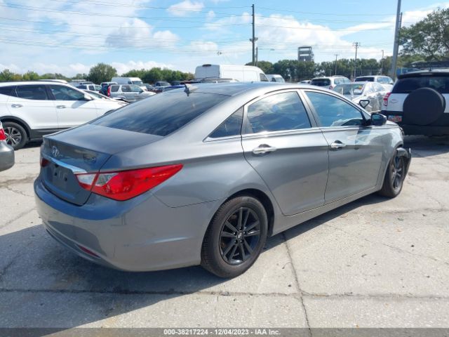 Photo 3 VIN: 5NPEB4AC8DH712233 - HYUNDAI SONATA 