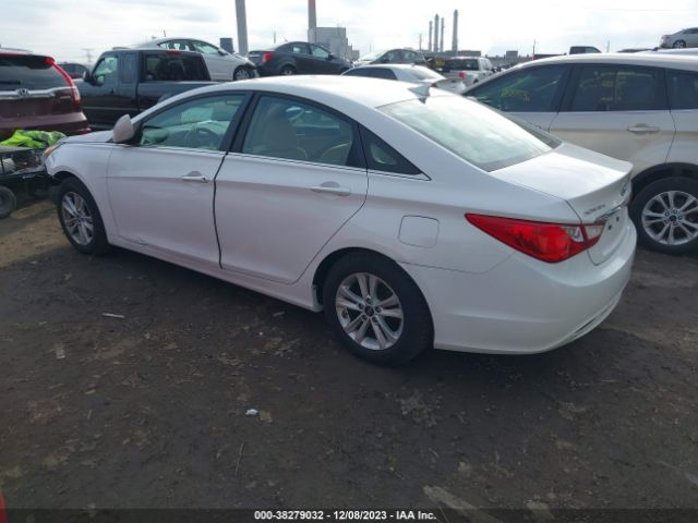 Photo 2 VIN: 5NPEB4AC8DH715942 - HYUNDAI SONATA 