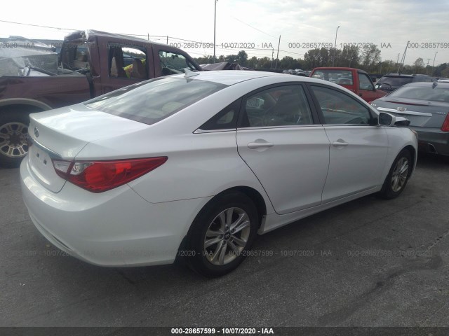 Photo 3 VIN: 5NPEB4AC8DH743885 - HYUNDAI SONATA 