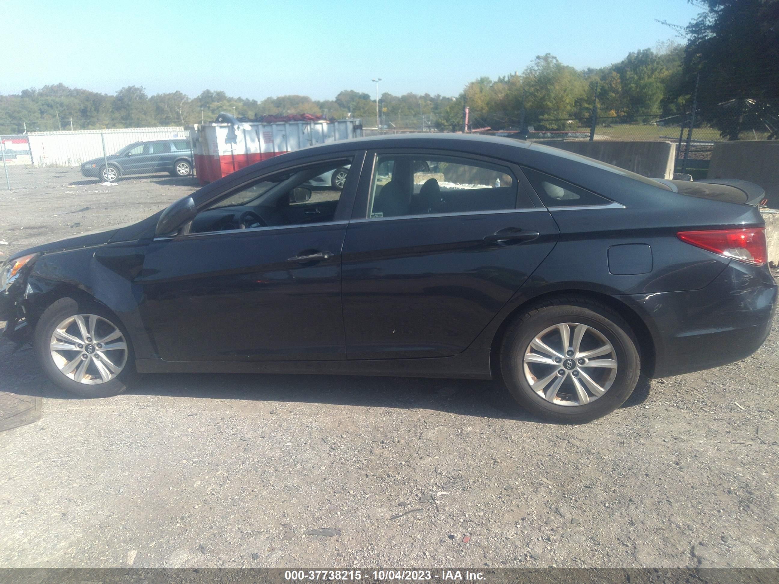 Photo 13 VIN: 5NPEB4AC8DH764526 - HYUNDAI SONATA 