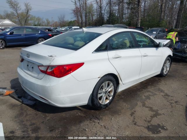 Photo 3 VIN: 5NPEB4AC8DH770455 - HYUNDAI SONATA 