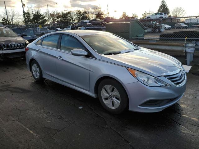 Photo 3 VIN: 5NPEB4AC8EH818716 - HYUNDAI SONATA GLS 