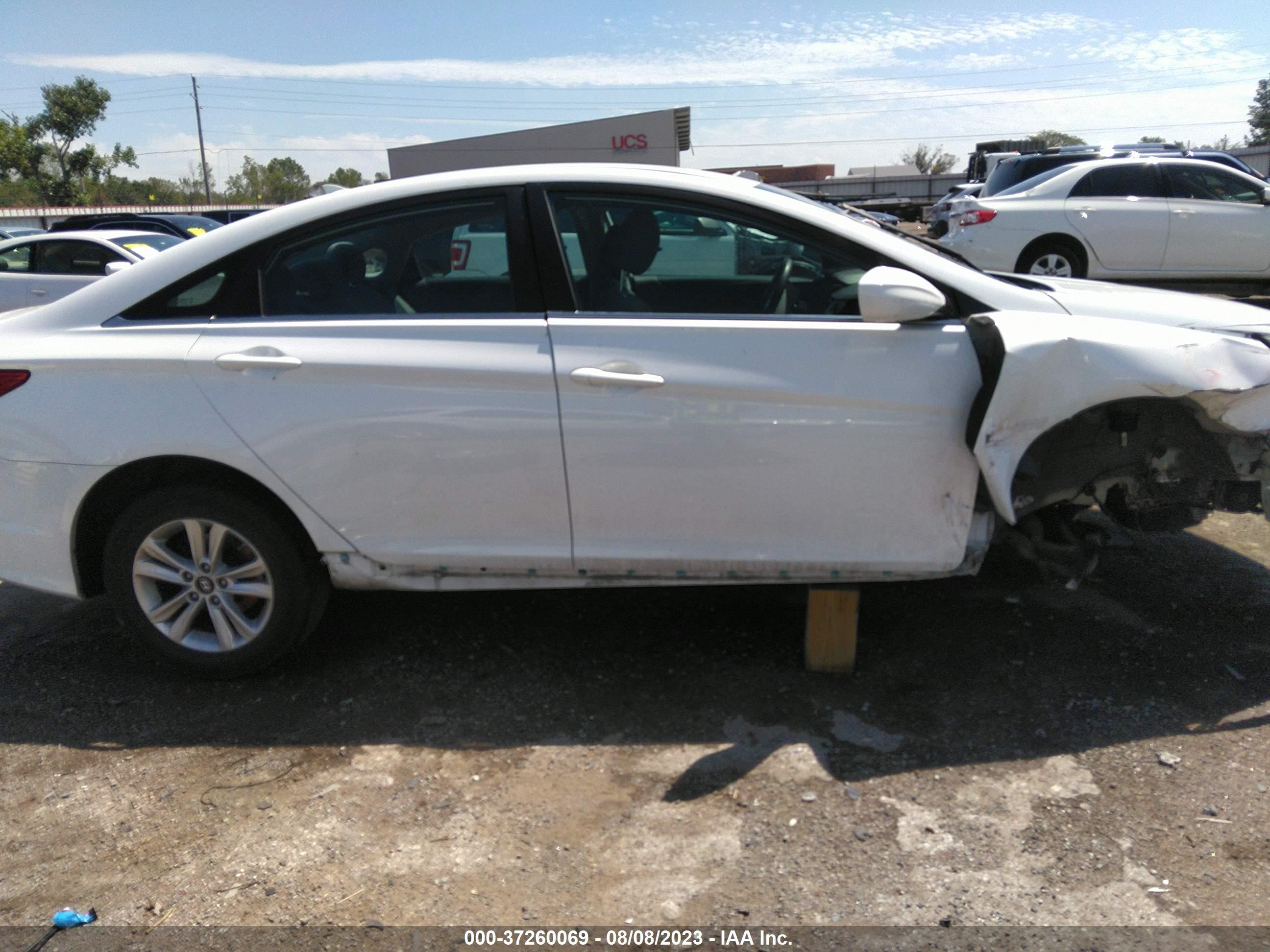 Photo 13 VIN: 5NPEB4AC8EH831045 - HYUNDAI SONATA 