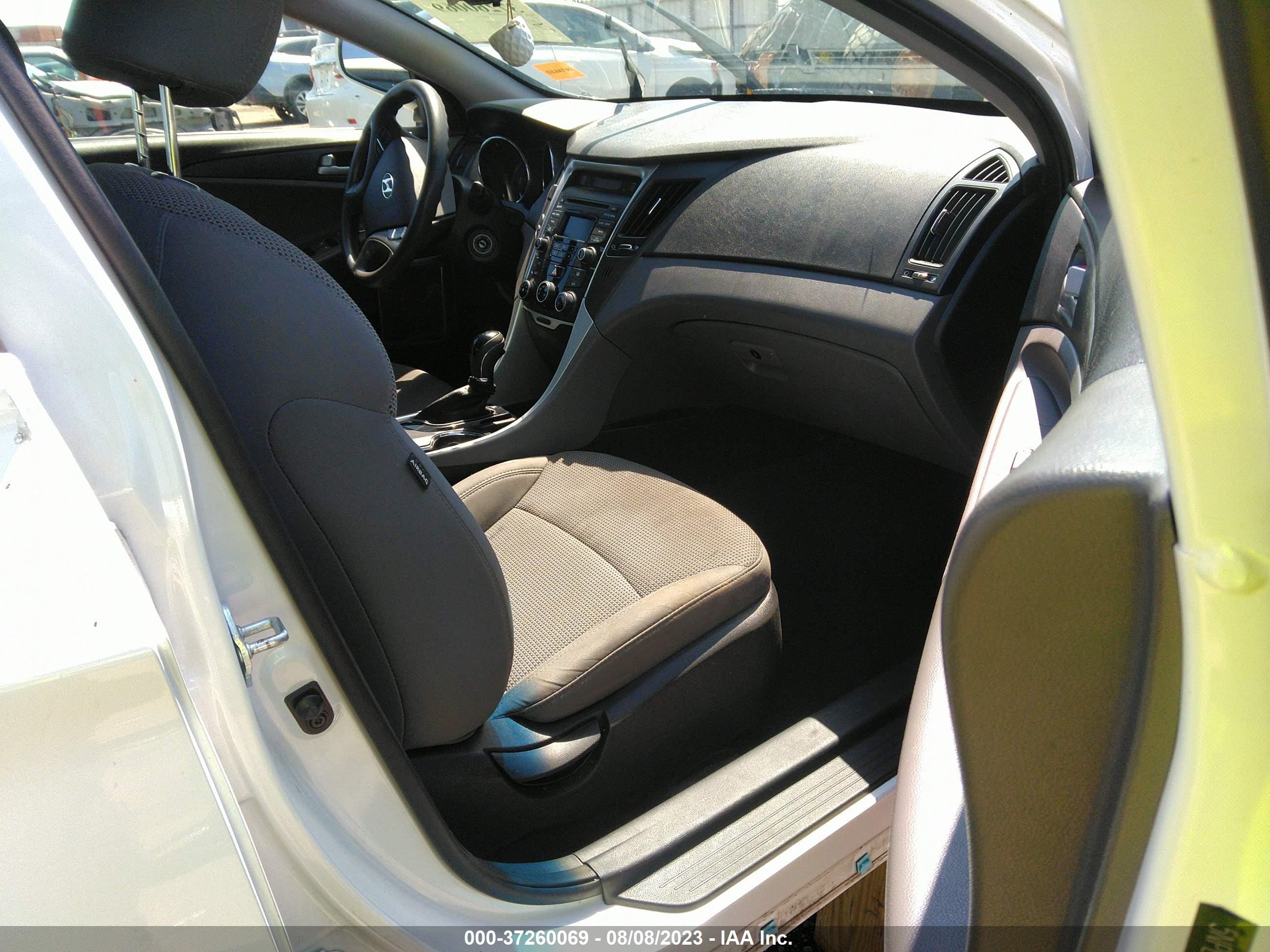 Photo 4 VIN: 5NPEB4AC8EH831045 - HYUNDAI SONATA 