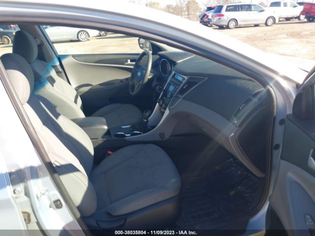 Photo 4 VIN: 5NPEB4AC8EH834088 - HYUNDAI SONATA 