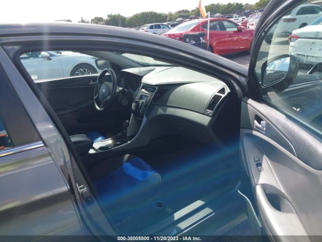 Photo 4 VIN: 5NPEB4AC8EH858925 - HYUNDAI SONATA 