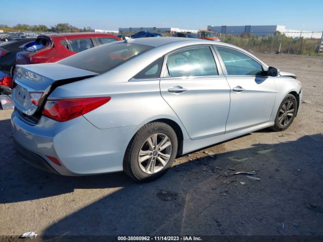 Photo 3 VIN: 5NPEB4AC8EH904821 - HYUNDAI SONATA 