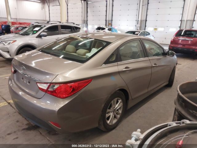 Photo 3 VIN: 5NPEB4AC8EH914717 - HYUNDAI SONATA 