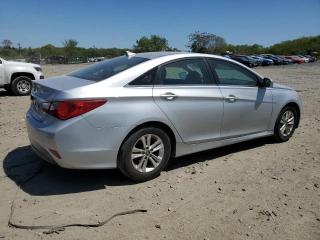 Photo 2 VIN: 5NPEB4AC8EH940962 - HYUNDAI SONATA GLS 