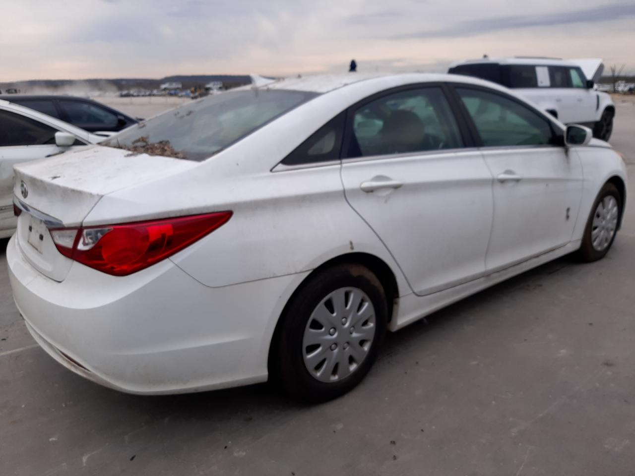 Photo 2 VIN: 5NPEB4AC9BH012153 - HYUNDAI SONATA 